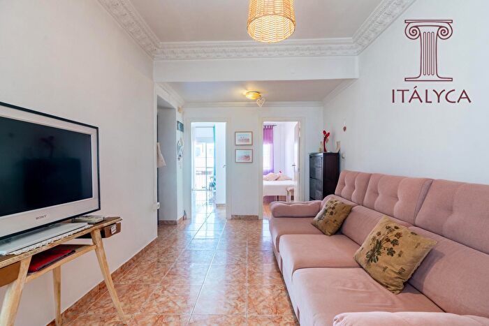 Casas en venta y pisos alquiler - 1