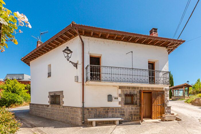 Casa en venta en Lónguida Longida, Navarra de 5 habitaciones