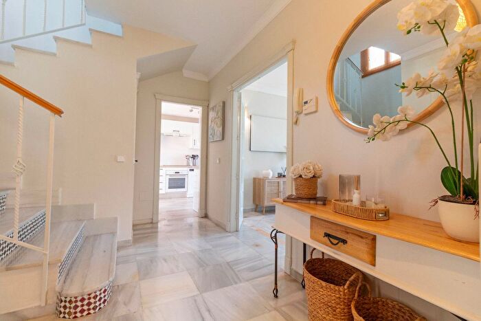 Casas en venta y pisos alquiler - 3