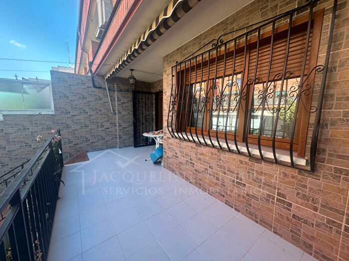 Casas en venta y pisos alquiler - 3