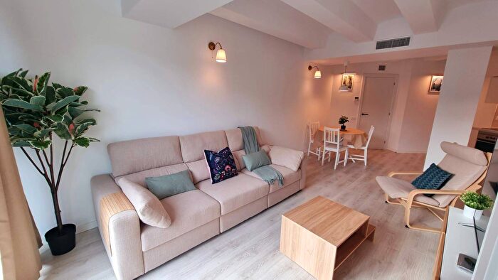 Casas en venta y pisos alquiler - 1