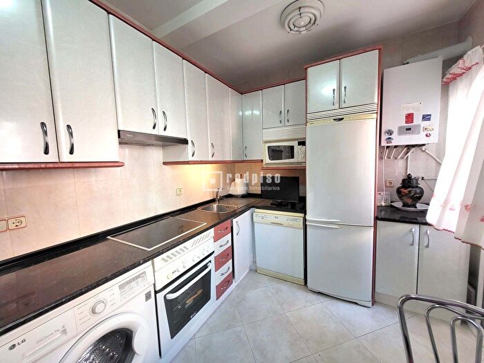Casas en venta y pisos alquiler - 3