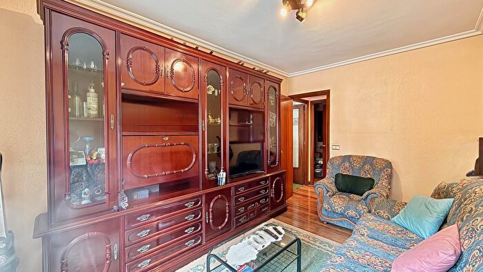 Casas en venta y pisos alquiler - 2