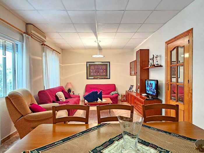 Casas en venta y pisos alquiler - 3
