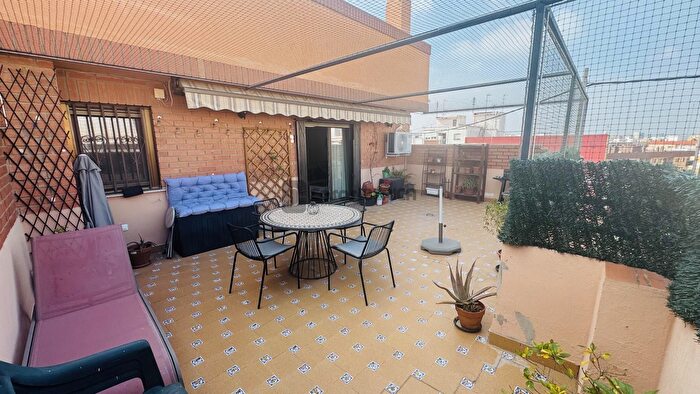 Piso en alquiler en Benicalap, Barrio de Benicalap de 3 habitaciones