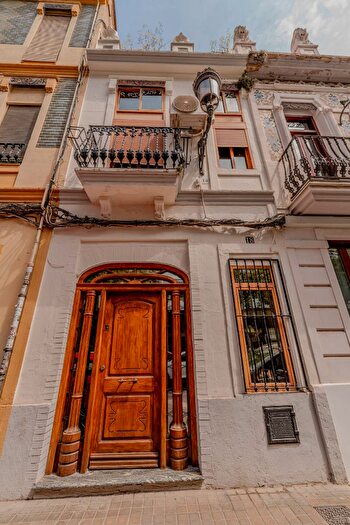 Casas en venta y pisos alquiler - 1