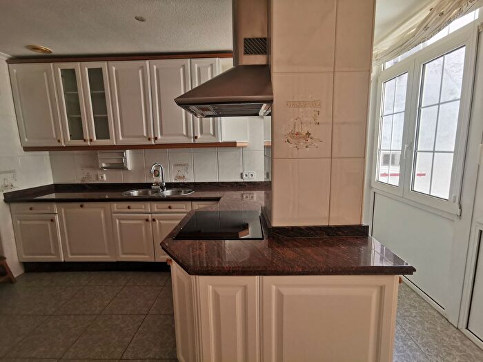 Casas en venta y pisos alquiler - 1