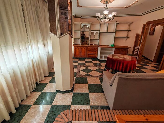 Casas en venta y pisos alquiler - 2