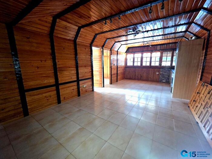 Casas en venta y pisos alquiler - 3
