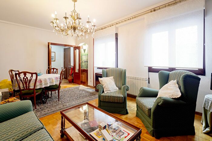Casas en venta y pisos alquiler - 3