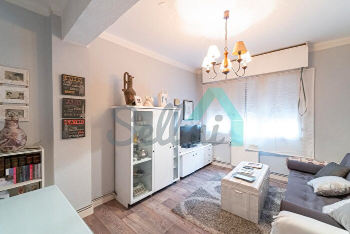 Casas en venta y pisos alquiler - 1