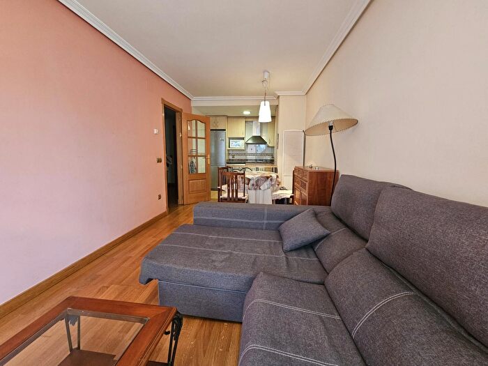 Casas en venta y pisos alquiler - 2