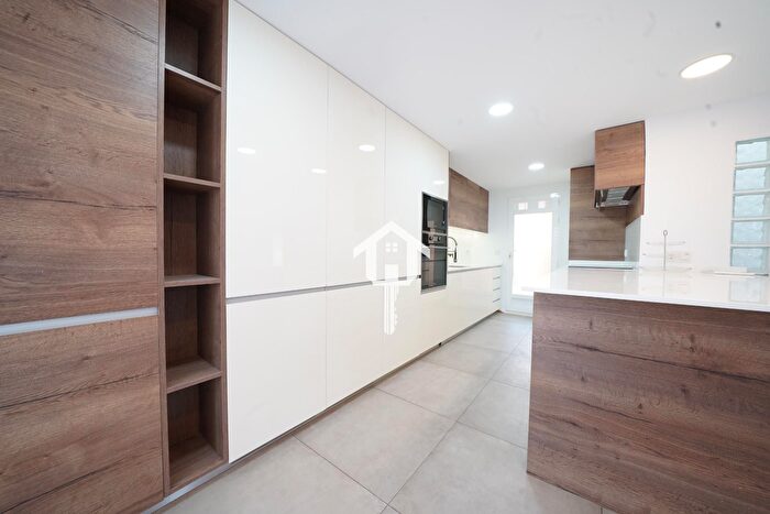 Casas en venta y pisos alquiler - 2