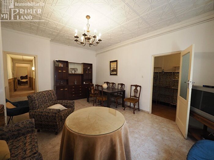 Casas en venta y pisos alquiler - 3