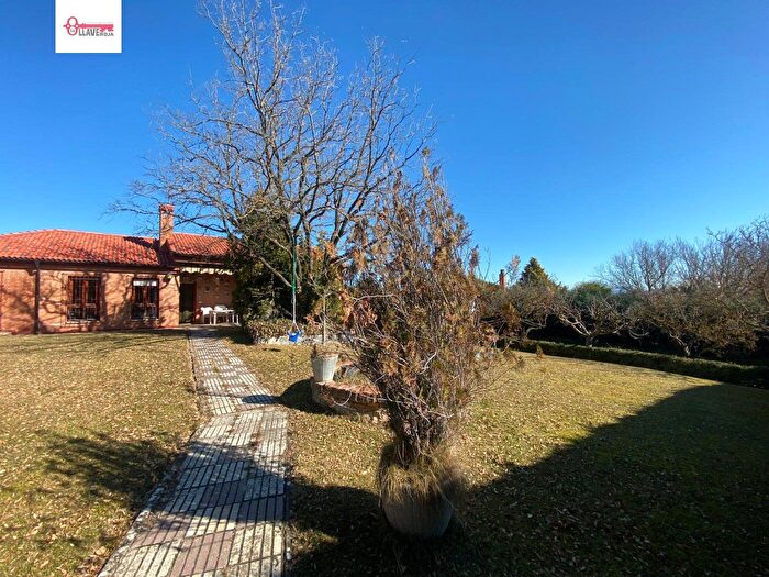 Casas en venta y pisos alquiler - 3
