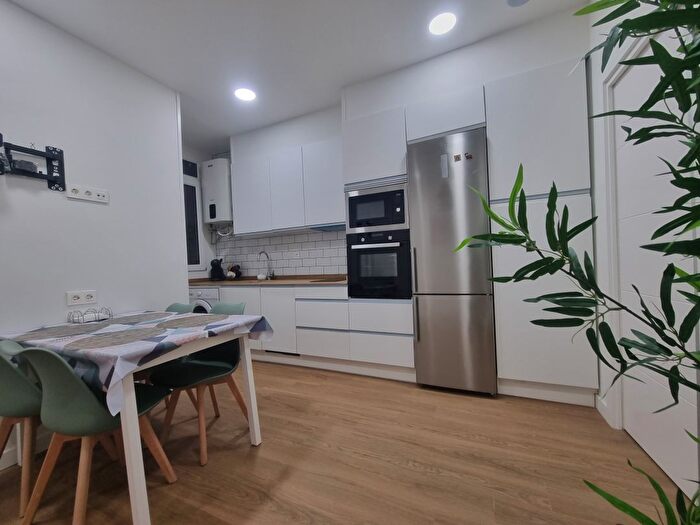 Casas en venta y pisos alquiler - 1
