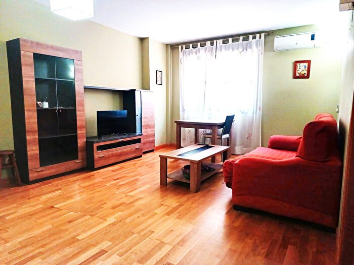 Casas en venta y pisos alquiler - 1