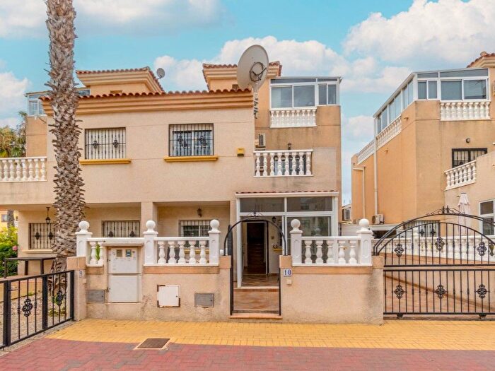 Casas en venta y pisos alquiler - 1