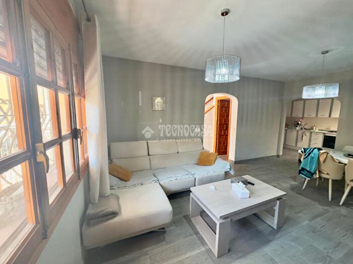 Casas en venta y pisos alquiler - 1