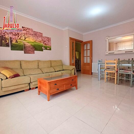 Casas en venta y pisos alquiler - 1