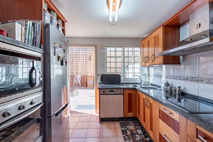 Casas en venta y pisos alquiler - 2