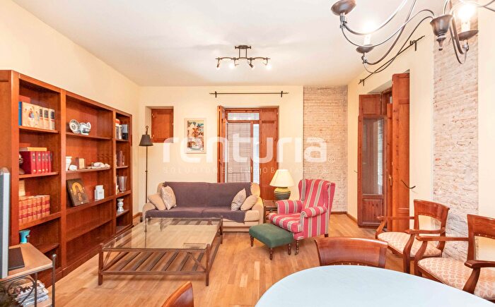 Casas en venta y pisos alquiler - 1