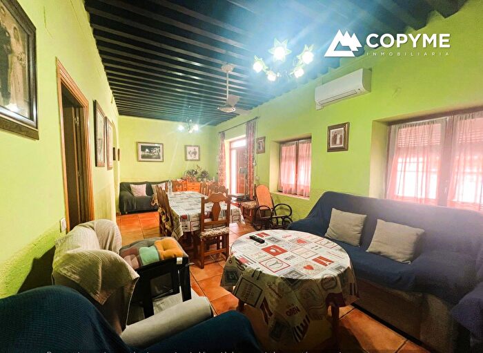Casas en venta y pisos alquiler - 1