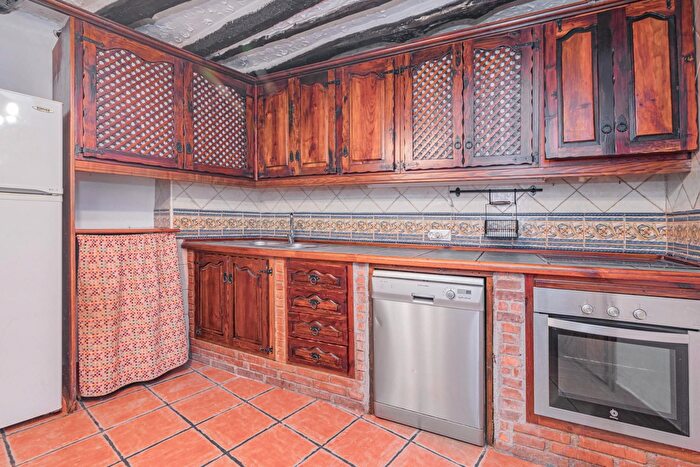 Casas en venta y pisos alquiler - 2