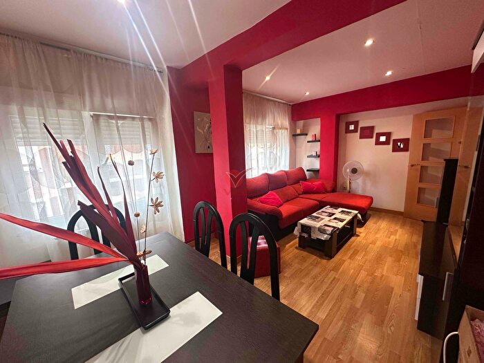Casas en venta y pisos alquiler - 1