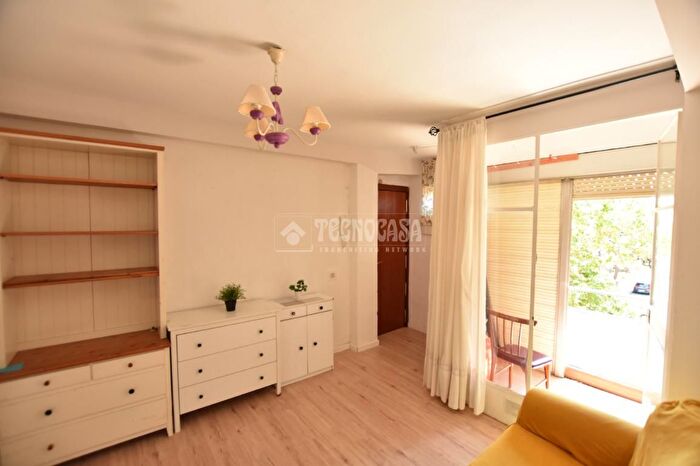 Piso en venta en Moratalaz, Pavones de 3 habitaciones