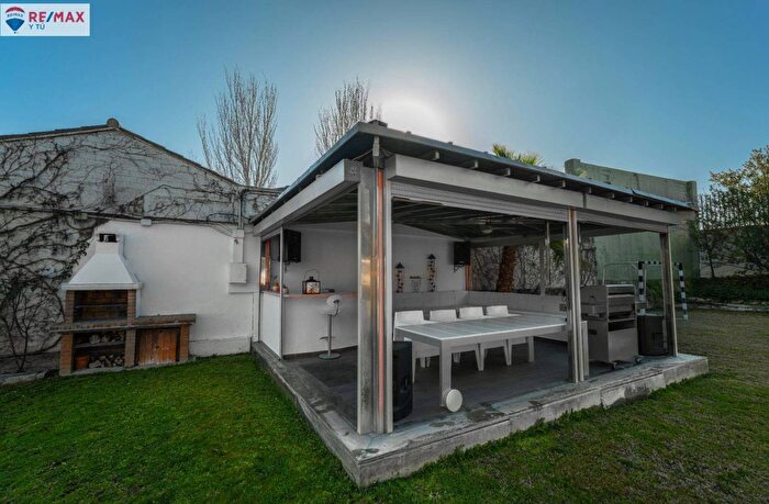 Casas en venta y pisos alquiler - 3