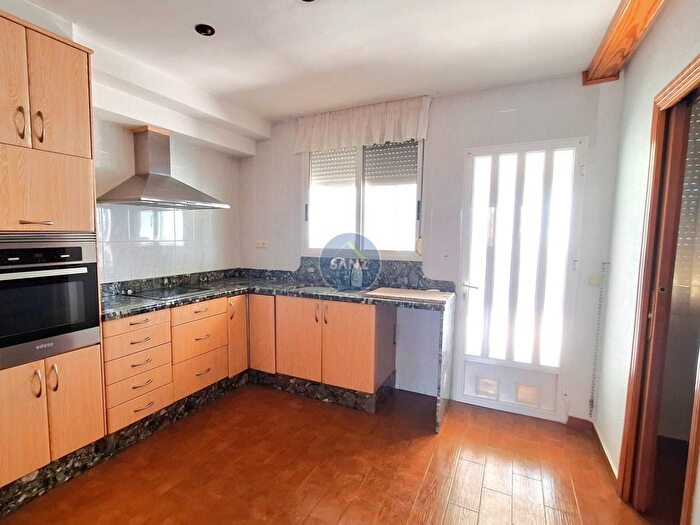 Casas en venta y pisos alquiler - 2