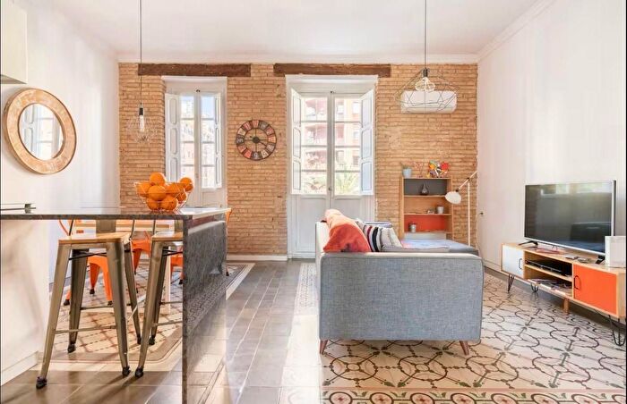 Casas en venta y pisos alquiler - 1