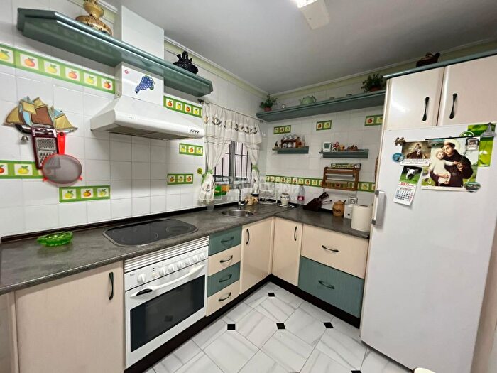 Casas en venta y pisos alquiler - 3