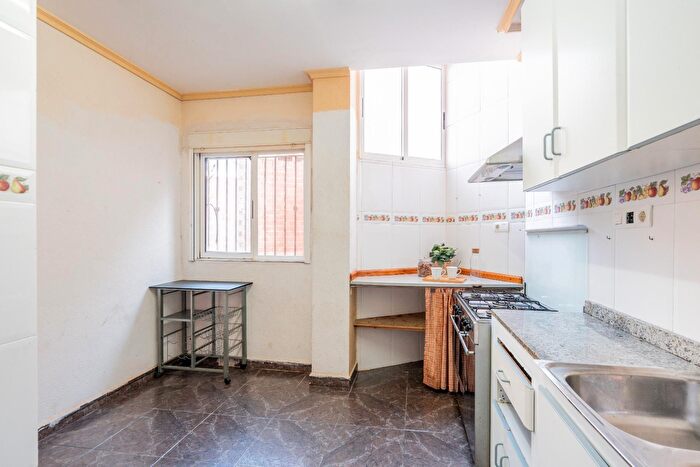 Casas en venta y pisos alquiler - 2