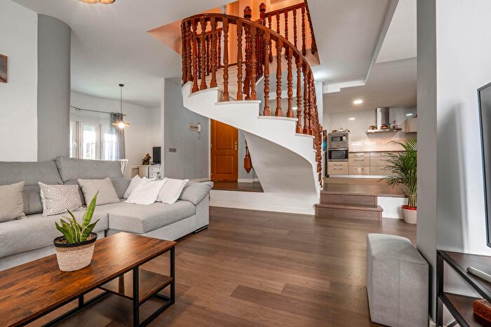 Casa en venta en La Zubia Ciudad, La Zubia de 4 habitaciones