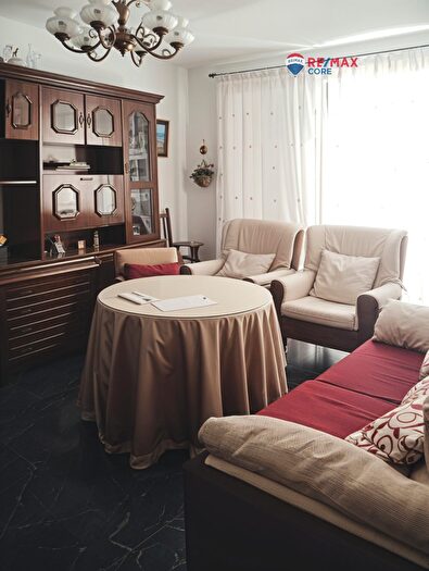 Casas en venta y pisos alquiler - 3