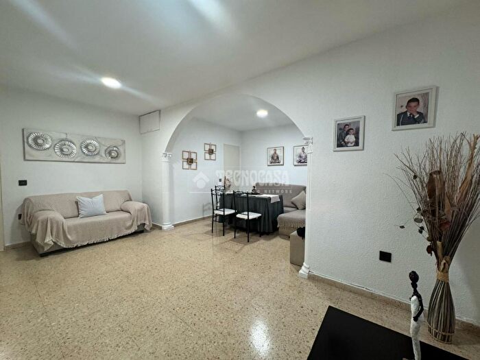 Casas en venta y pisos alquiler - 2