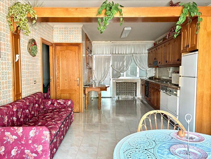 Casas en venta y pisos alquiler - 2