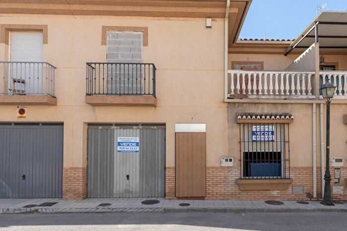 Casa en venta en Fuente Vaqueros, Granada de 3 habitaciones