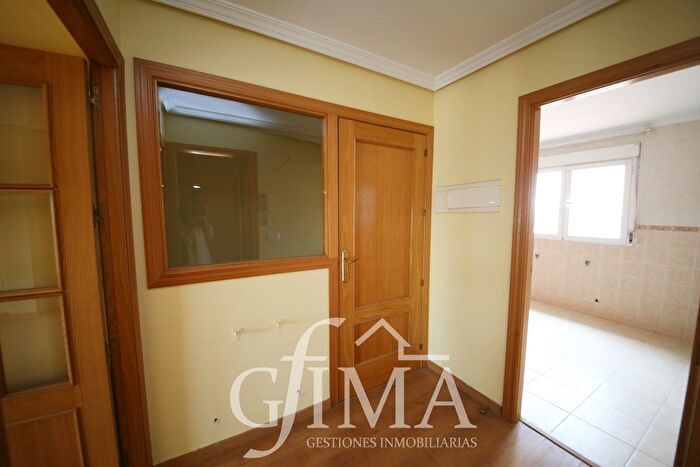Casas en venta y pisos alquiler - 3