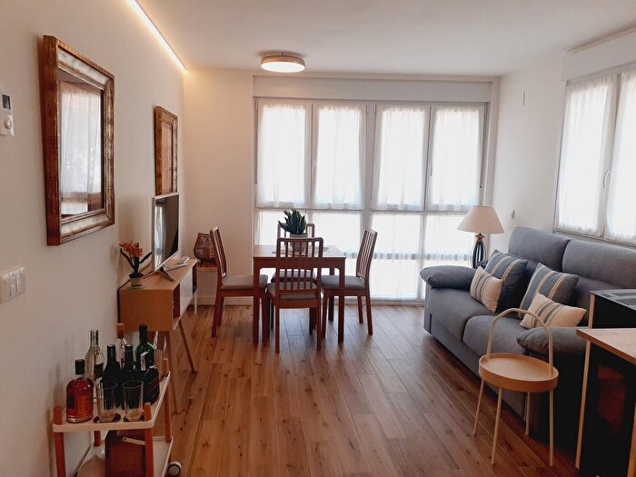 Casas en venta y pisos alquiler - 1