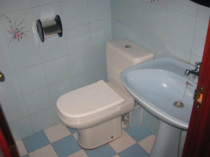 Casas en venta y pisos alquiler - 3
