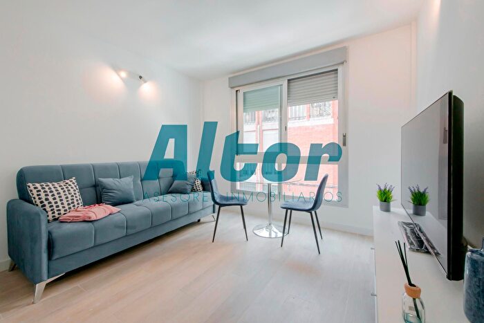 Casas en venta y pisos alquiler - 1