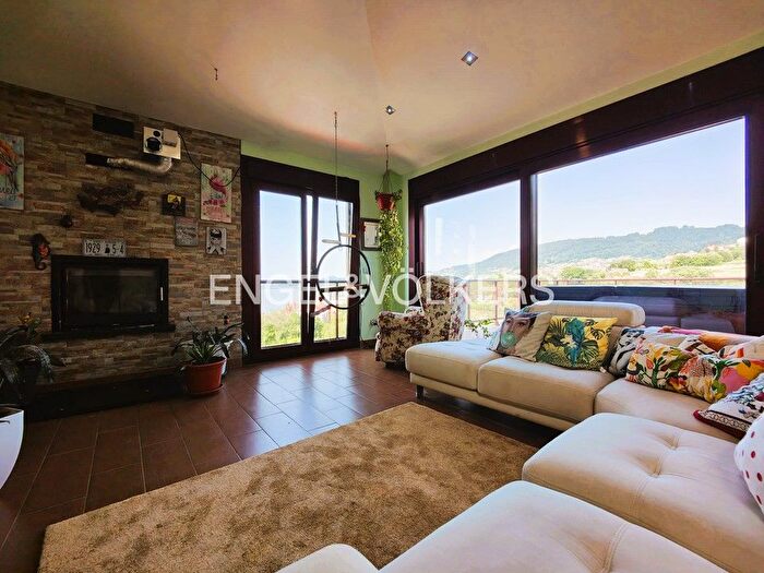 Casas en venta y pisos alquiler - 2