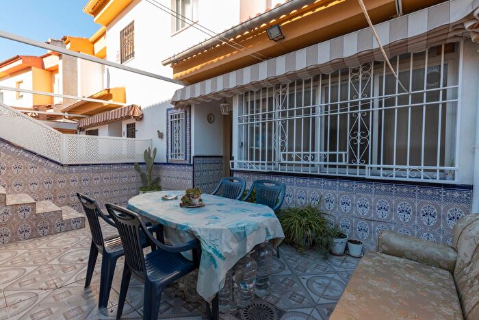 Casas en venta y pisos alquiler - 3