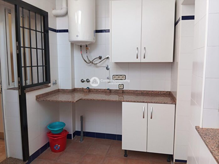 Casas en venta y pisos alquiler - 3