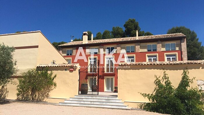 Casa en alquiler en El Llombo, Ontinyent de 8 habitaciones