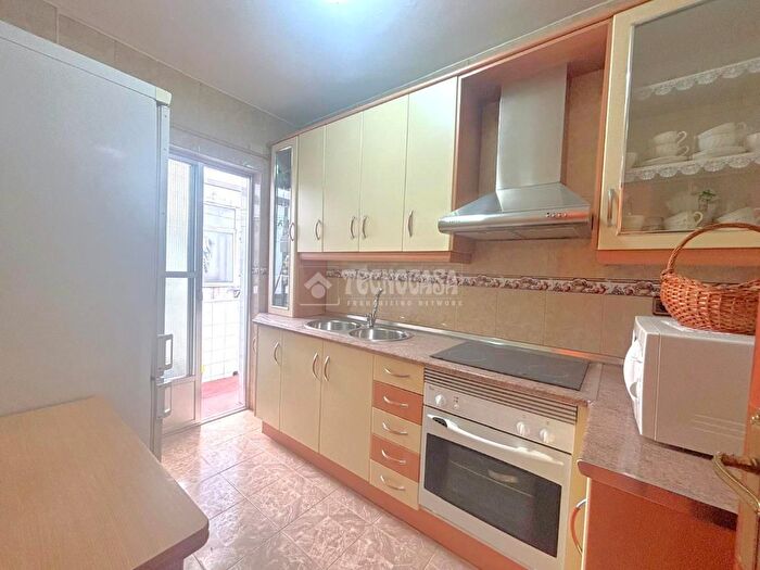 Casas en venta y pisos alquiler - 3