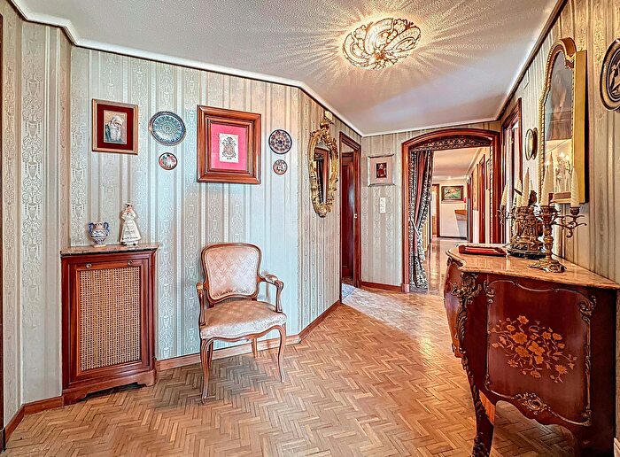 Casas en venta y pisos alquiler - 3